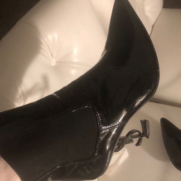 Closet space - Picture 2 of 3